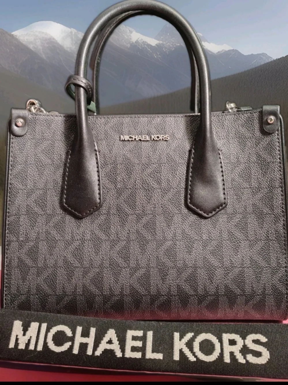 MICHAEL KORS Black Signature Logo Tote Bag with Branded Strap